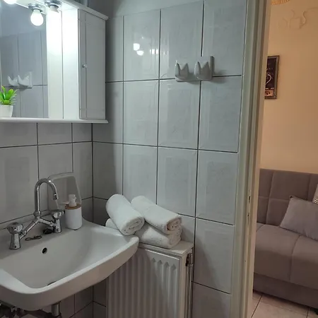 Dimitra's Cozy Apartment
