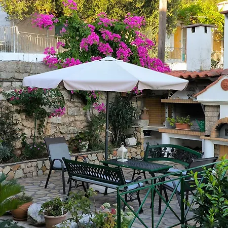 Dimitra's Cozy Dilinata